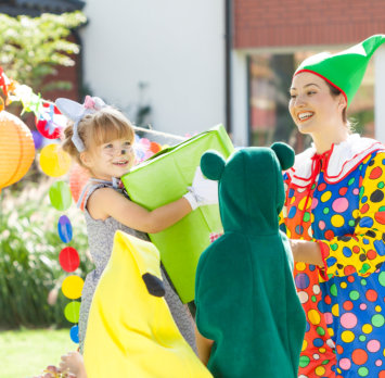 clown with kids